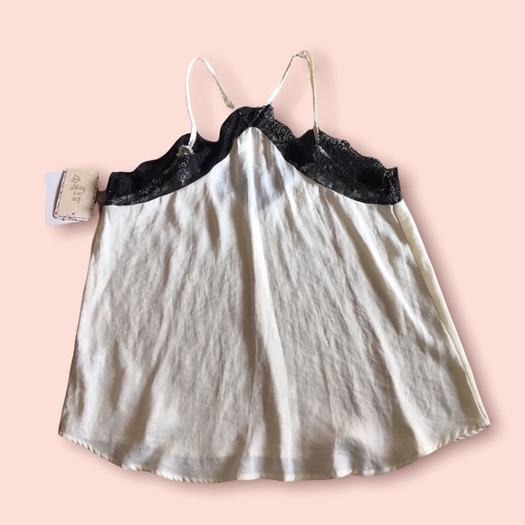 Love on a hanger top. - Picture 2 of 6